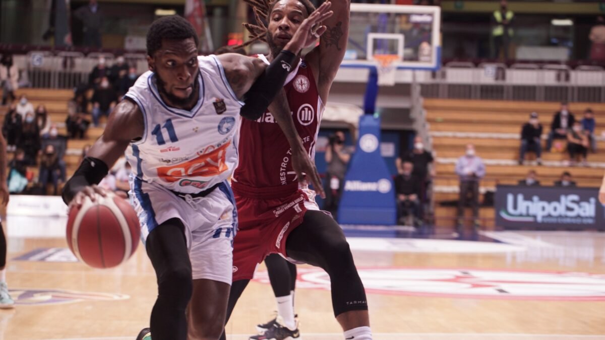 Gevi Napoli, ingenuità nel finale: Trieste festeggia in casa