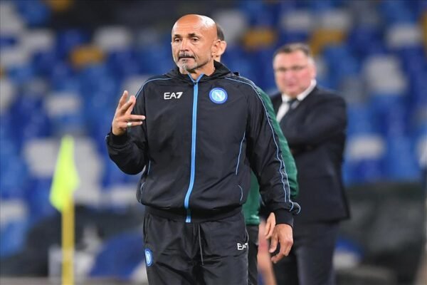 Spalletti ringrazia i tifosi fuori al Maradona: “Difendiamo i calciatori”
