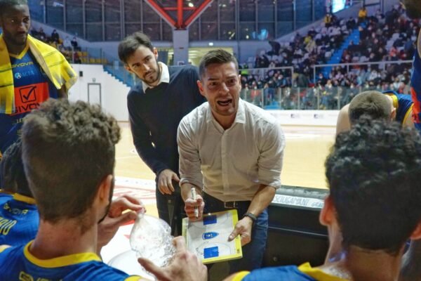 Givova Scafati subito al riscatto: espugnata Chieti