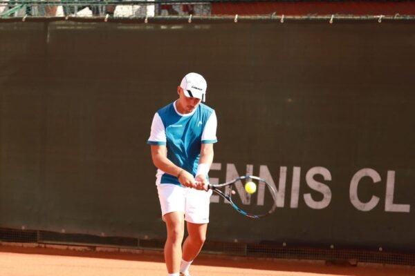 Tennis Vomero, domani sfida al Viserba per i playoff