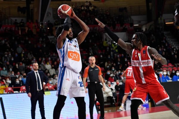 Gevi Napoli da sballo, a Varese arriva la quinta vittoria di fila