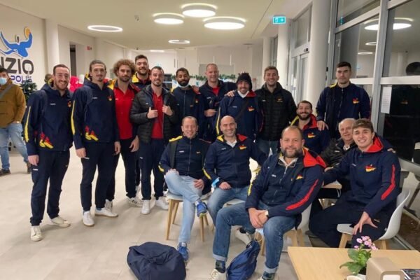 Rari Nantes Salerno, sbancata Anzio: Santini super