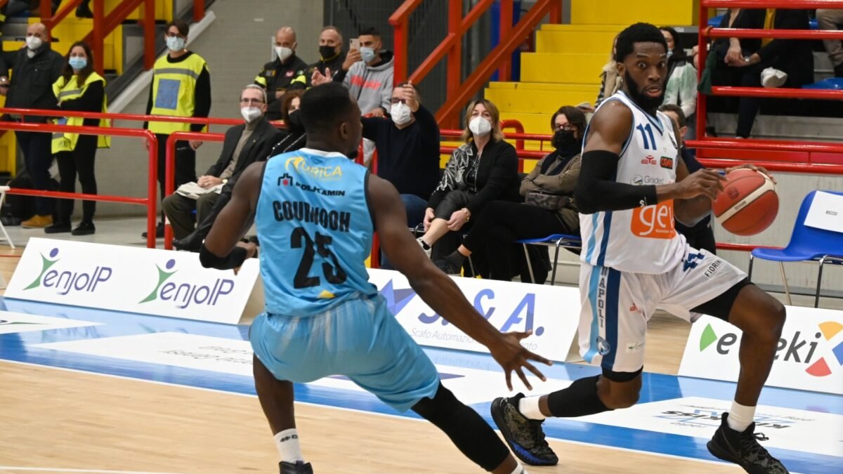 Gevi Napoli, quarta vittoria di fila contro Cremona: esplode la festa