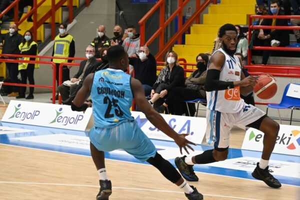 Gevi Napoli, quarta vittoria di fila contro Cremona: esplode la festa