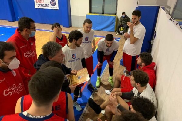 Centro Ester, la marcia continua: anche lo Sporting si arrende nel derby