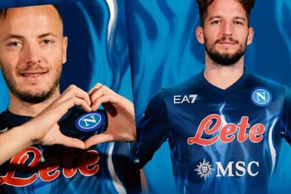 Napoli-Salernitana si gioca, azzurri con nuova maglia