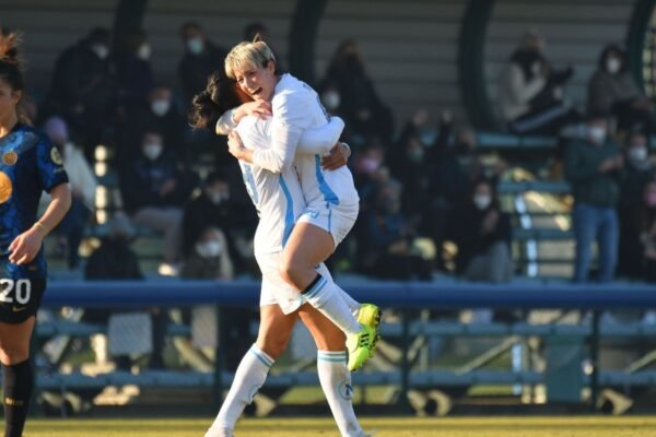 Napoli femminile, buon punto a Milano: zona salvezza più vicina