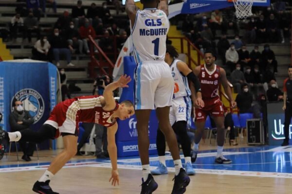 Gevi Napoli, torna il sorriso: Trieste si arrende al PalaBarbuto