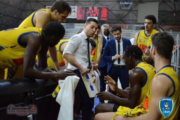 Alessandro Rossi rinnova per due anni con la Givova Scafati