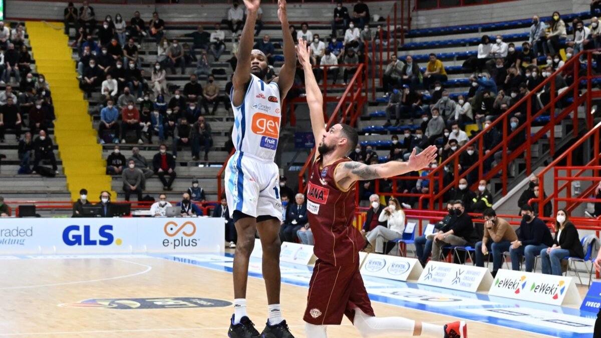 Gevi Napoli sconfitta, sorride la Reyer Venezia