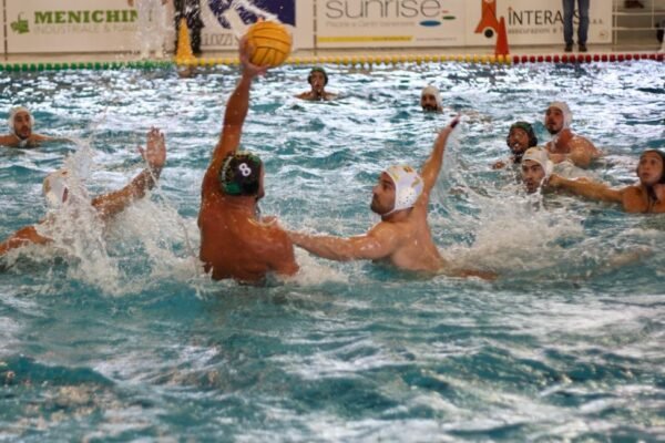 La Rari Nantes Salerno lotta ma non basta, passa l’Ortigia