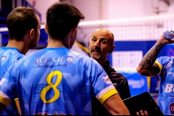 Rione Terra volley, la carica di coach Romano