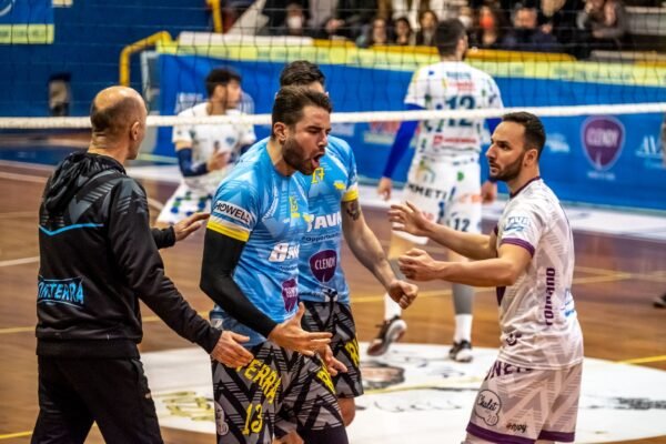 Rione Terra, che spettacolo con Genzano: vittoria al tie break