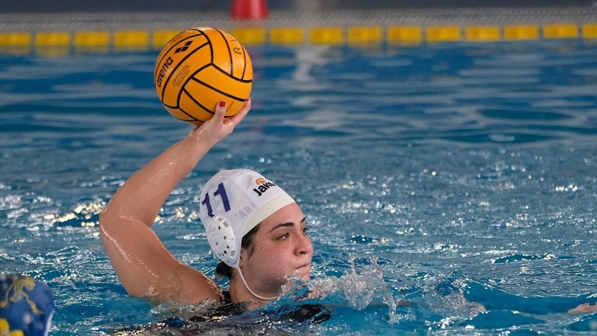 Napoli Nuoto donne, terza vittoria di fila nel derby col Volturno