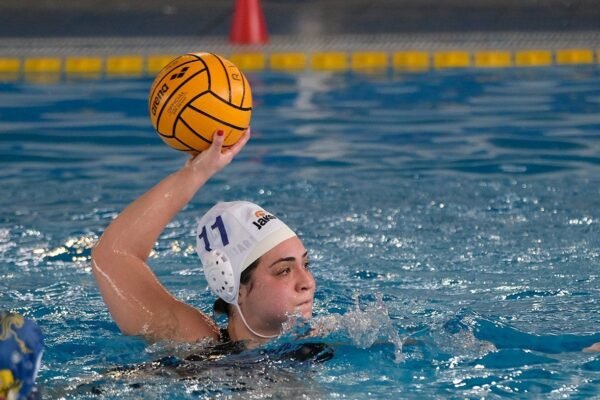 Napoli Nuoto donne, terza vittoria di fila nel derby col Volturno