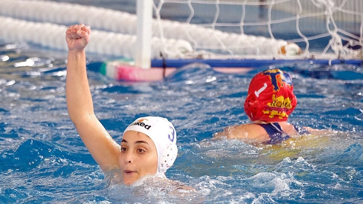 Napoli Nuoto donne, contro Velletri arriva la quinta vittoria di fila