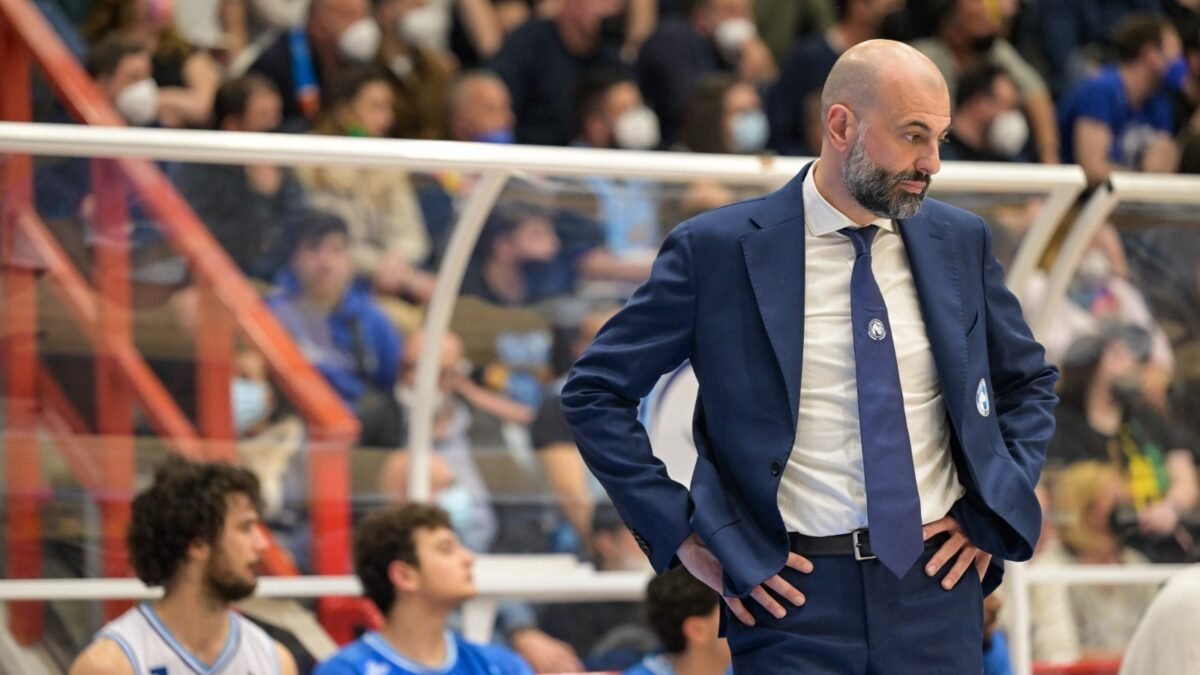 Gevi Napoli, esonerato coach Maurizio Buscaglia
