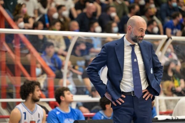 Gevi Napoli, esonerato coach Maurizio Buscaglia