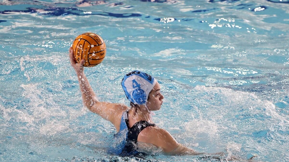 Napoli nuoto donne, travolto il fanalino di coda Tolentino