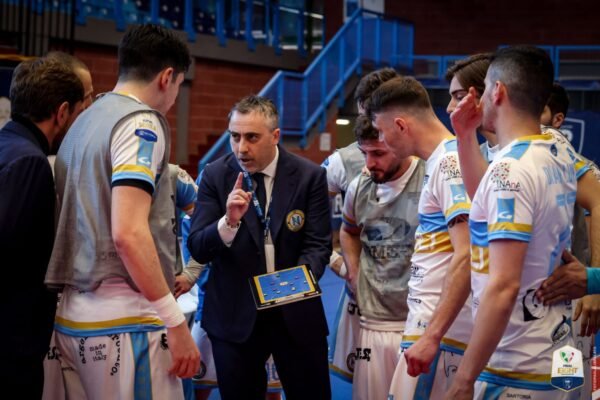 Napoli Futsal nella tana dell’Ostia, la carica di Fortino e Basile