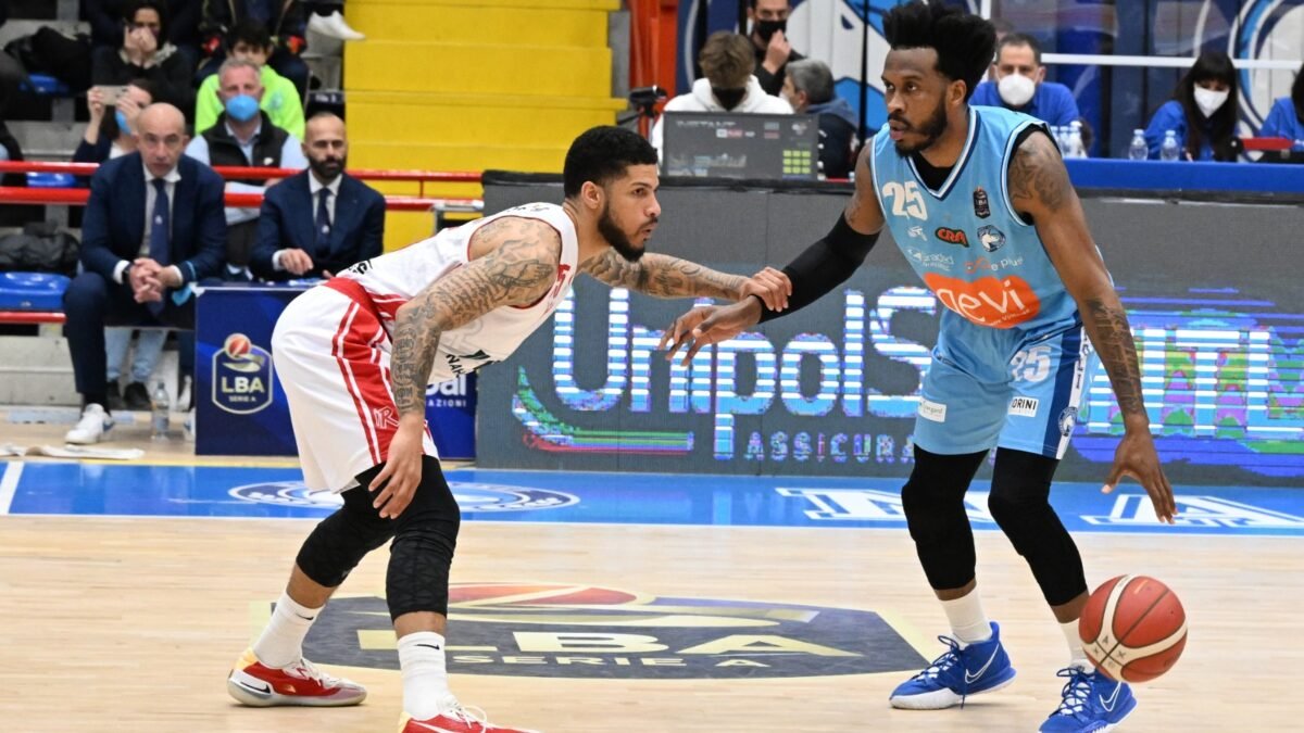 Gevi Napoli, non basta il cuore: Reggio Emilia passa al PalaBarbuto