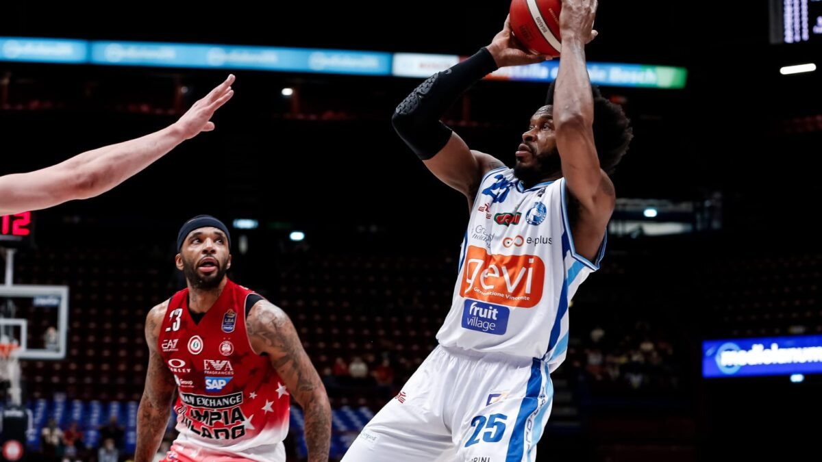 Gevi Napoli, l’Armani Milano passa in scioltezza al Forum