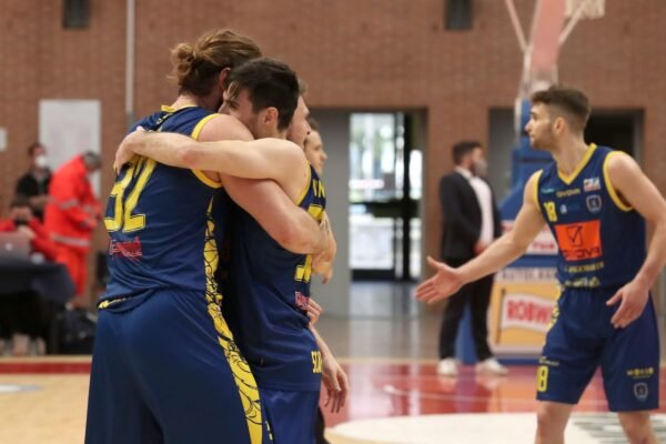 Givova Scafati, sbancata Ravenna: primato sicuro con due gare di anticipo