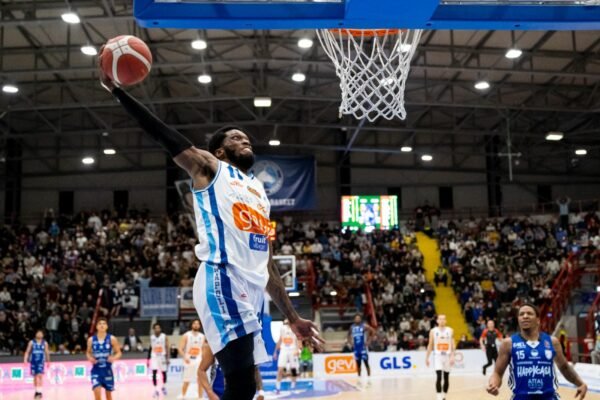 Parks: “Felice del rinnovo con la Gevi, domani vogliamo PalaBarbuto caldissimo”