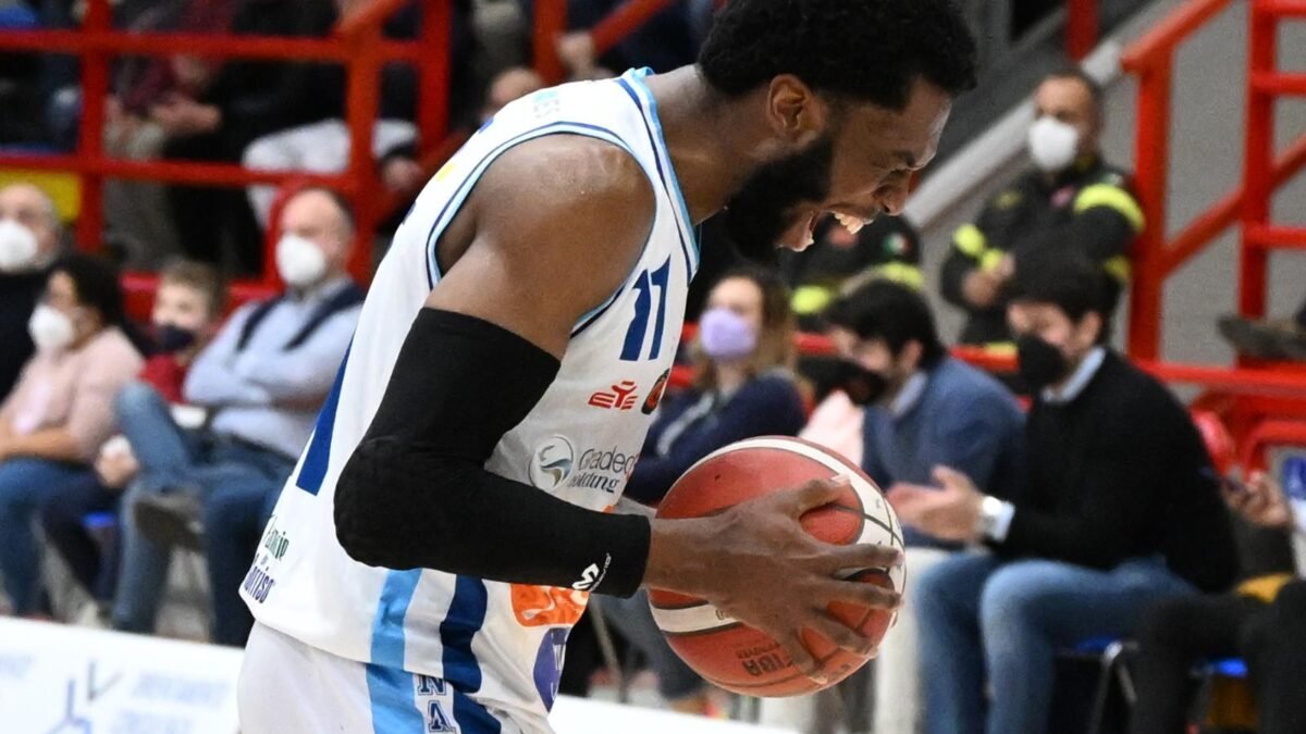 Jordan Parks rinnova due anni con la Gevi Napoli