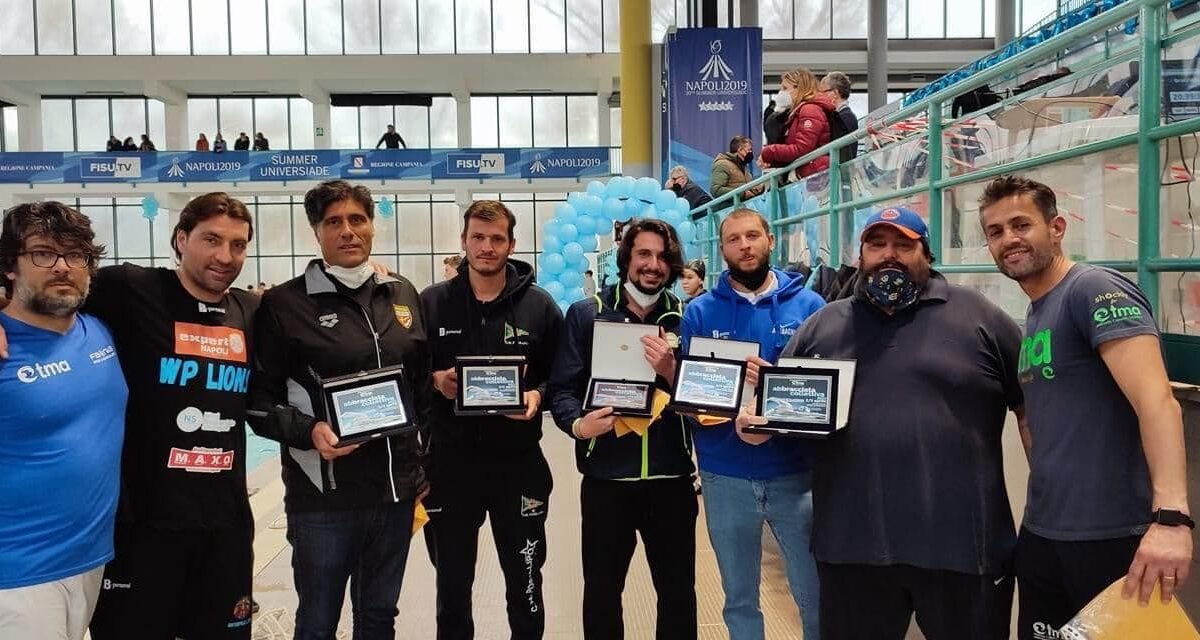 Expert Napoli Lions, la pallanuoto e l’abbracciata collettiva 2022