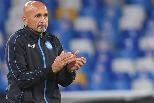 Spalletti: “La squadra non meritava di giocare in questo clima”