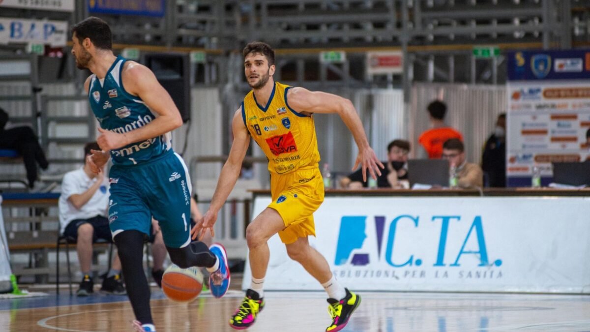 Givova Scafati senza ostacoli, Cantù non passa al PalaMangano