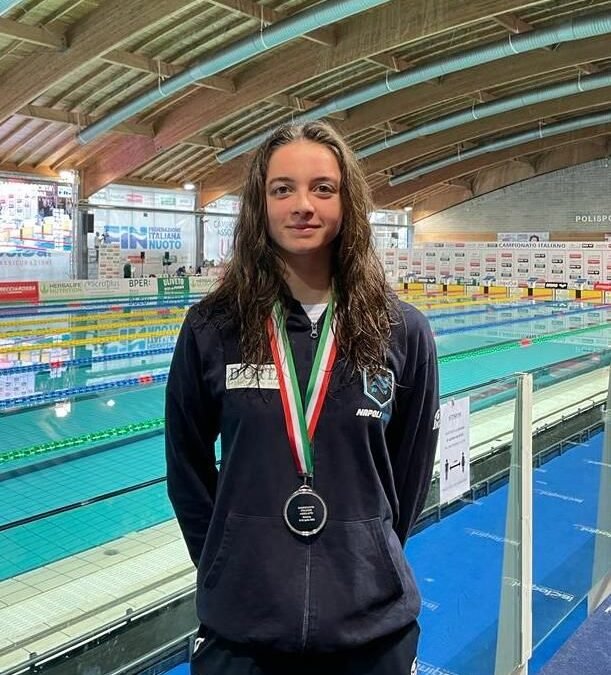 Viola Scotto di Carlo super: è argento nei 50 farfalla agli assoluti