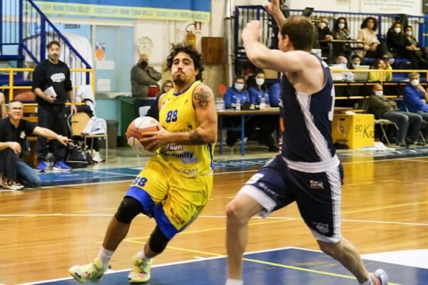 Virtus Pozzuoli, domani contro Avellino in palio punti salvezza