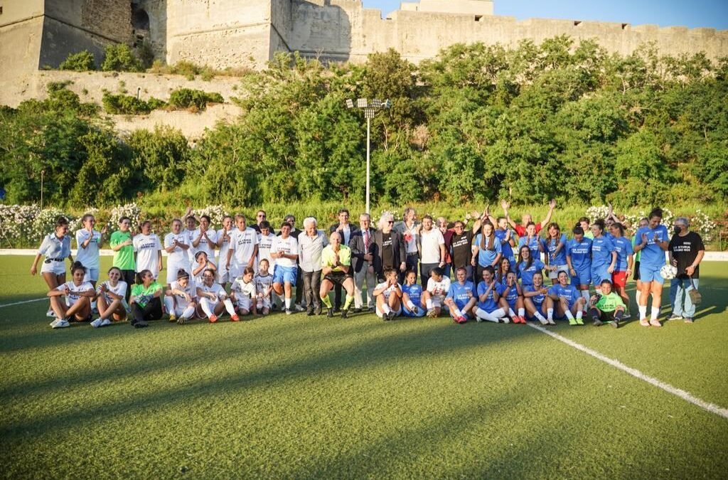 Napoli femminile in A, festa per i dieci anni tra calcio, spettacolo e musica