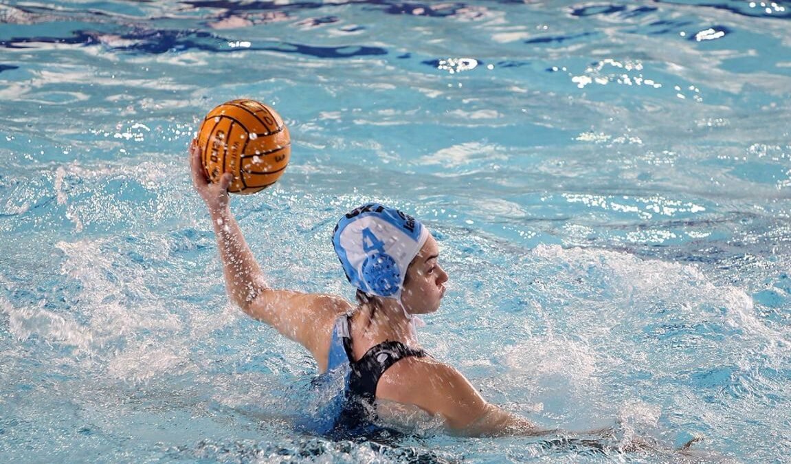Napoli Nuoto donne, travolta la Lazio e ora testa ai playoff