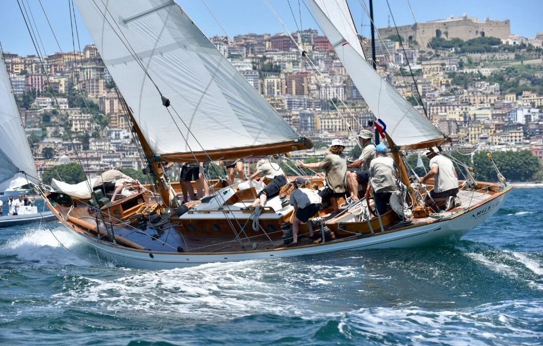 Vele D’Epoca, a Napoli in gara anche la “Casa Bianca galleggiante”