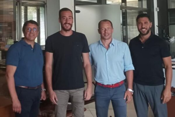 Gennaro Parrilli rinnova con la Rari Nantes Salerno