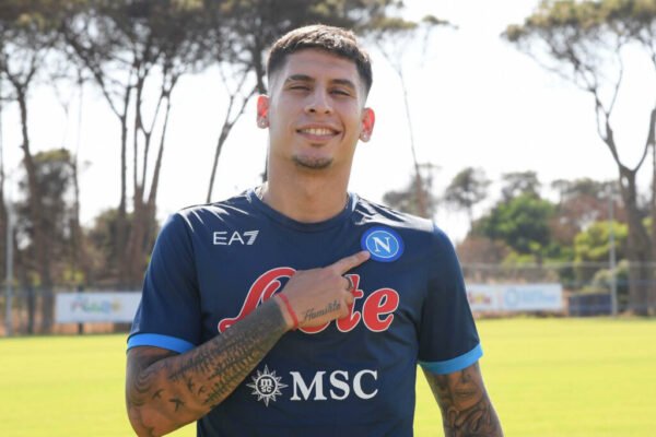 Mathias Olivera: “Napoli club internazionale, Kvara gran giocatore”