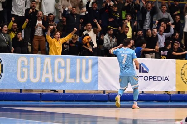 Napoli Futsal, vittoria nel derby e primato in serie A