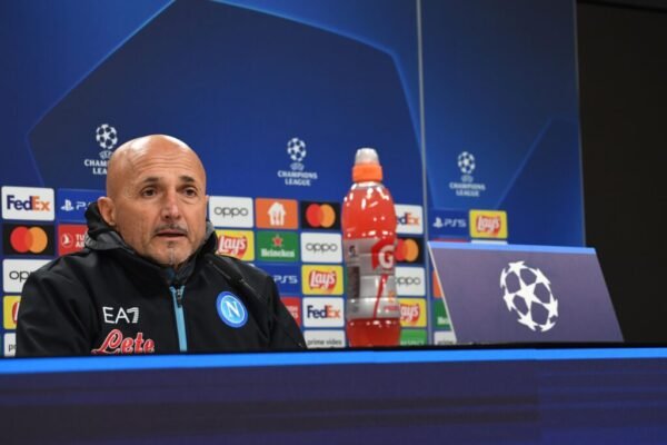Spalletti: “Non mi fido dei complimenti, mi aspetto un Napoli concentrato”