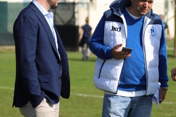 Napoli femminile, via il tecnico Lipoff: squadra a Seno