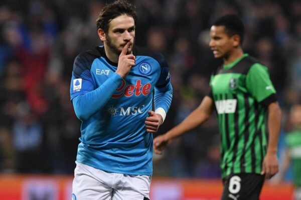 Kvaratskhelia, eletto giocatore del mese di febbraio