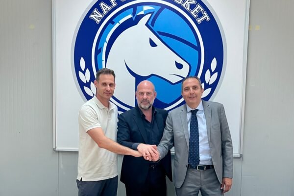 Gevi Napoli, presentati Llompart e Giuseppe Liguori