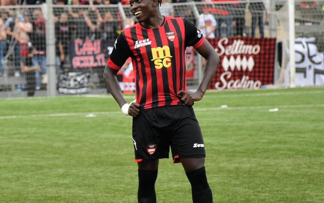 Ismaila Badje resta a Sorrento