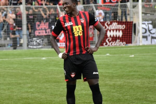 Ismaila Badje resta a Sorrento