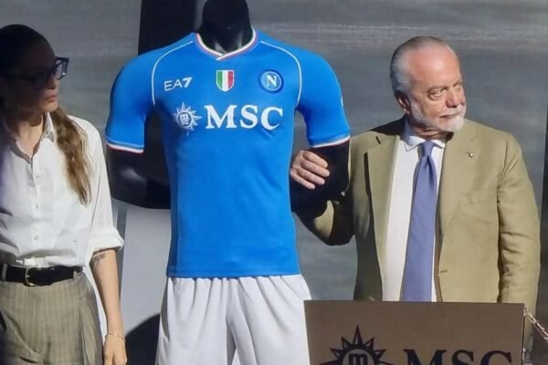 De Laurentiis: “Osimhen resta a meno di offerte indecenti”