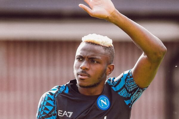 Victor Osimhen ha rinnovato, ecco i dettagli
