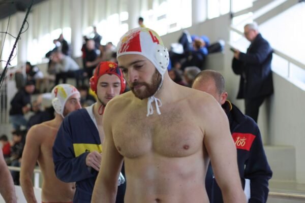 Carlo Sanges resta per un altro anno alla Rari Nantes Salerno