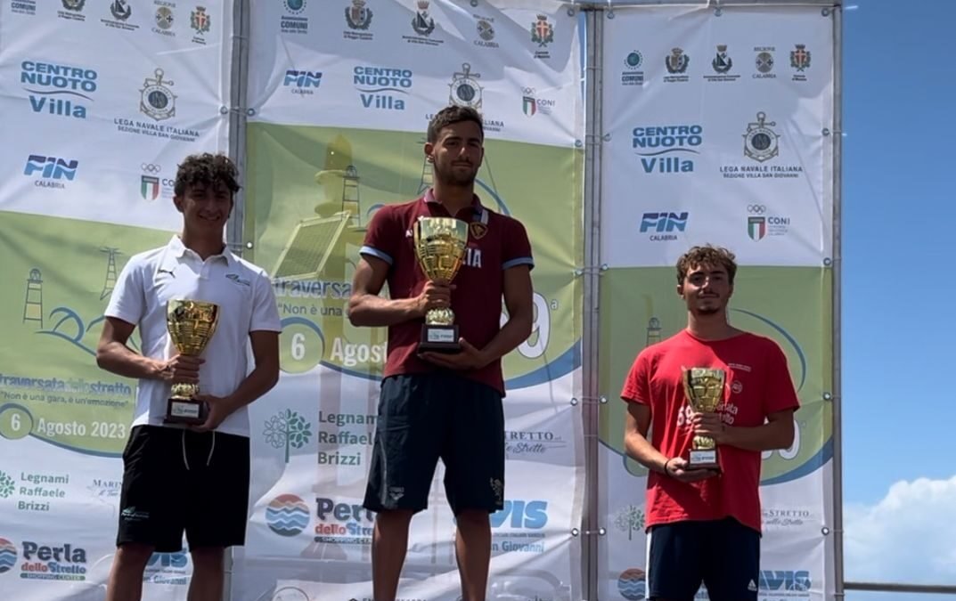 Claudio Cerulo del Posillipo terzo nella traversata stretto Messina